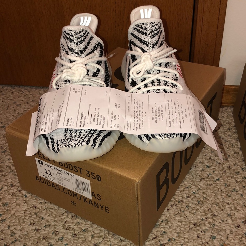 Yeezy Boost 350 v2 Zebra